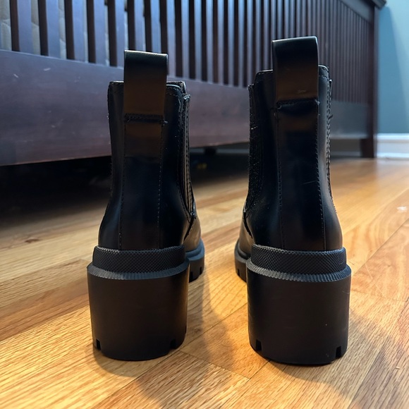 Chunky black ankle booties - Picture 2 of 3